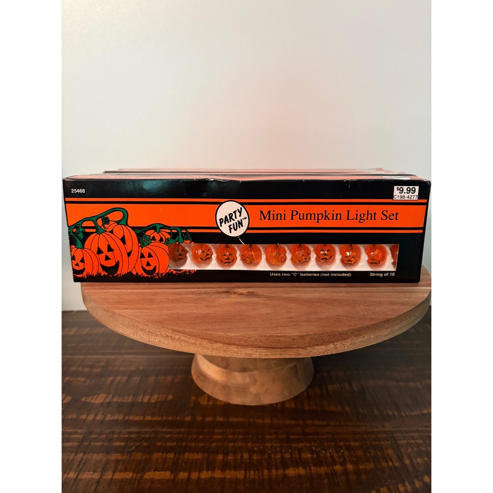 Vintage Party Fun Lot of 4 Mini Pumpkin Jack O Lantern String of 10 Light Set